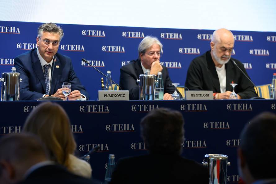 Premijer se javio iz Italije: Razgovaralo smo o migrantima, demografiji, proširenju EU