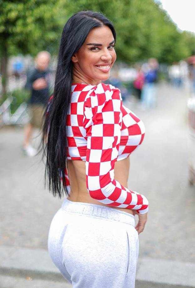 Berlin: Ivana Knoll prvi puta prošetala gradom i oduševila izgledom