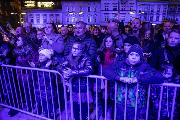 Osijek: Doček Nove godine uz Crvenu jabuku