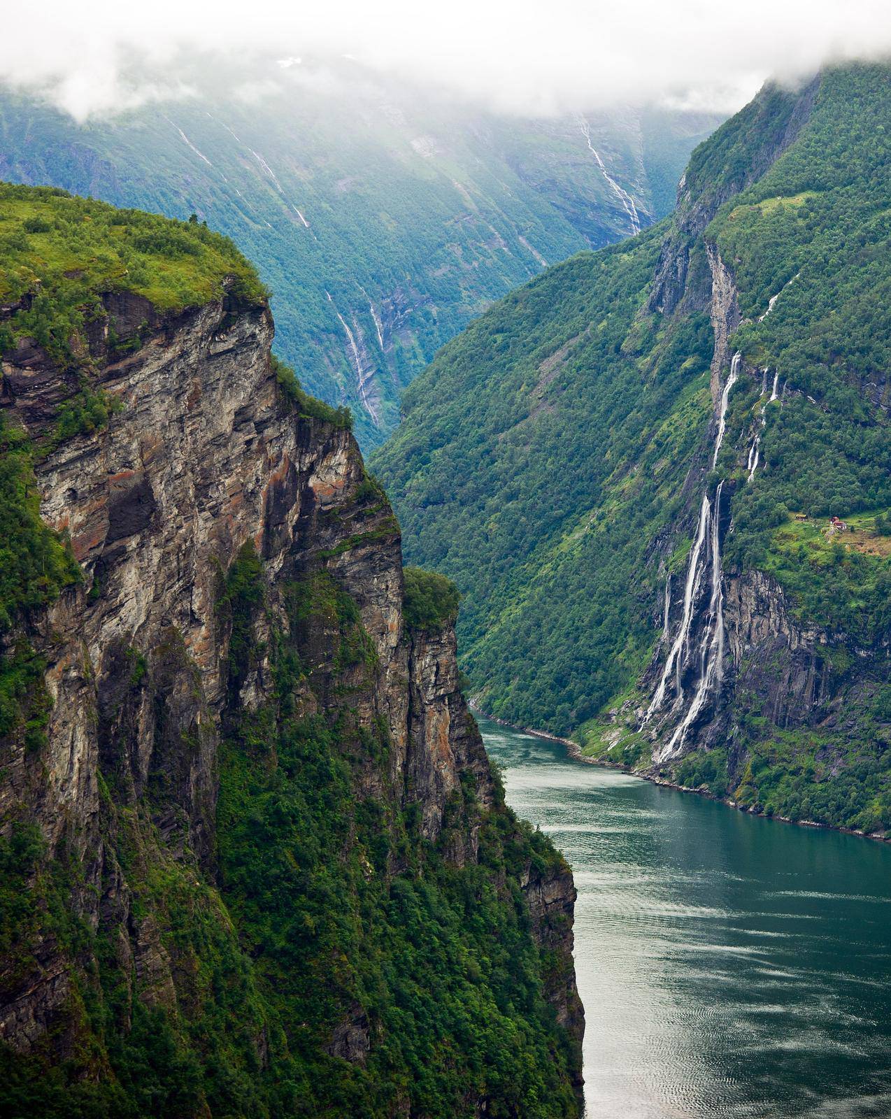 Geiranger: Brod Queen Elizabeth uplovio u norveški fjord Geiranger