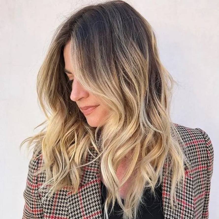 Prirodni i decentni pramenovi podižu i ističu lice brinetama