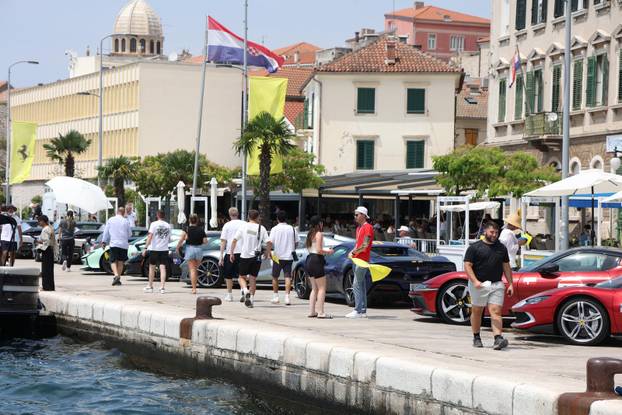 Šibenik: Turneja Ferrari Cavalcade 2026. s više od 120 Ferrarija na šibenskoj rivi
