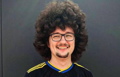 Navijač Uniteda čeka na šišanje više od godinu dana, legende predlažu: Neka ga CR7 ošiša