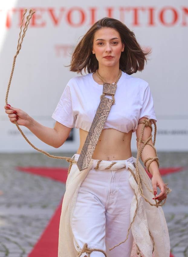 Zagreb: Modna revija povodom 400 godina nastanka kravate