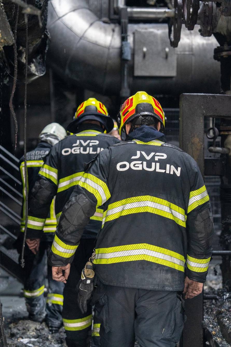 Gorjela velika tvornica parketa u Ogulinu