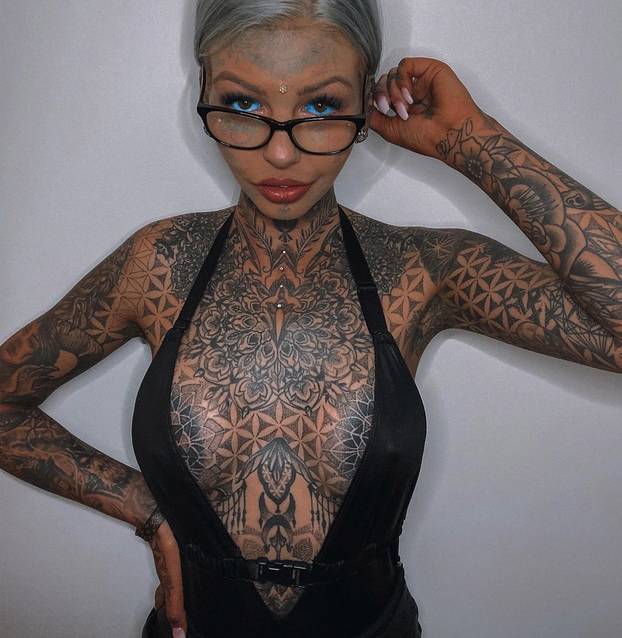 FOTO Istetovirala je 98% tijela i spiskala 200.000 €. Objavila je kako je izgledala: 'Bila si miss!'