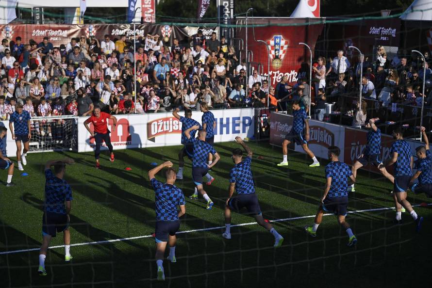 Međusobni okršaj zvijezda Vatrenih u uličnom nogometu održan je u Zagrebu