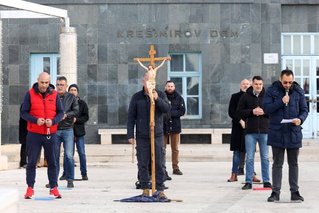 Šibenik: Muška molitva krunice