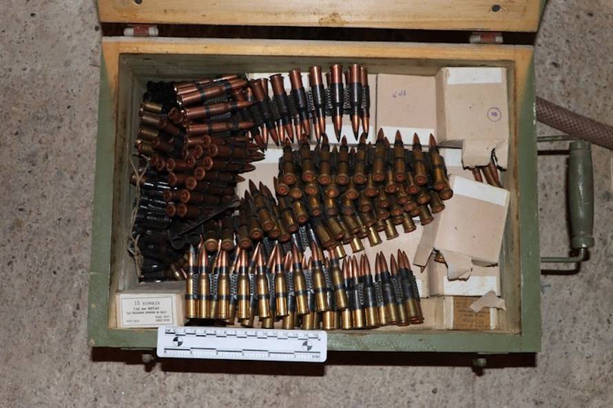 Rambo iz Stupnika! Pogledajte  što su našli tipu u kući! Imao i ručne bombe, TNT... Uhićen je