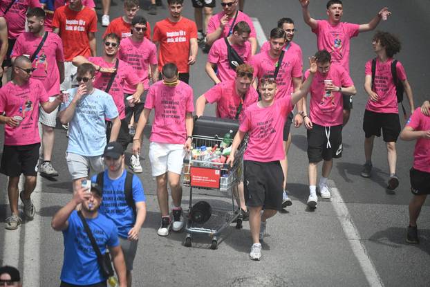 Zagreb: Maturanti krenuli prema Bundeku
