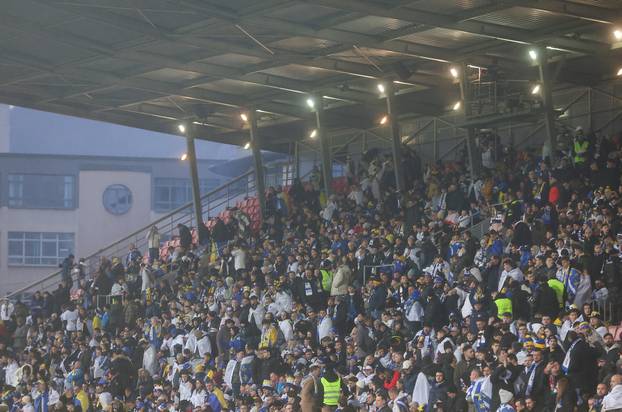 Zenica: Navijači očekuju početak utakmice između Bosne i Hercegovine i Italije