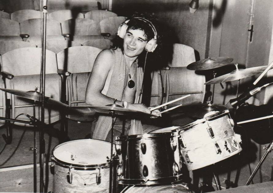 Za četiri minute bubnjanja u pjesmi 'Julie' kupio sam si stan