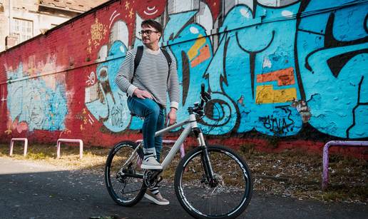 Jole je predstavio pjesmu 'Od malih nogu': Po prvi put su se u spotu pojavili njegov sin i kći...