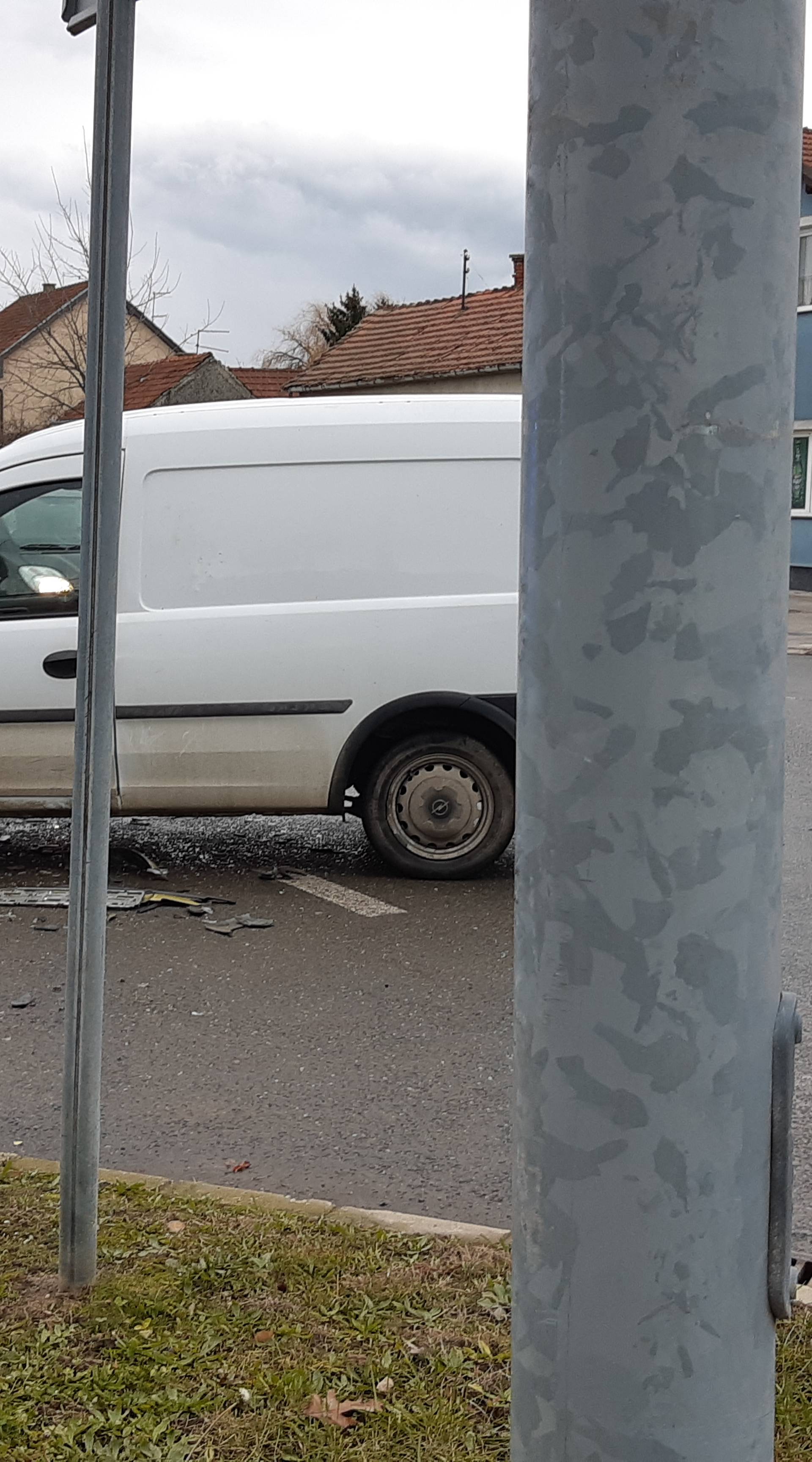 Tri automobila sudarila se u Koprivnici: Dvoje je ozlijeđenih