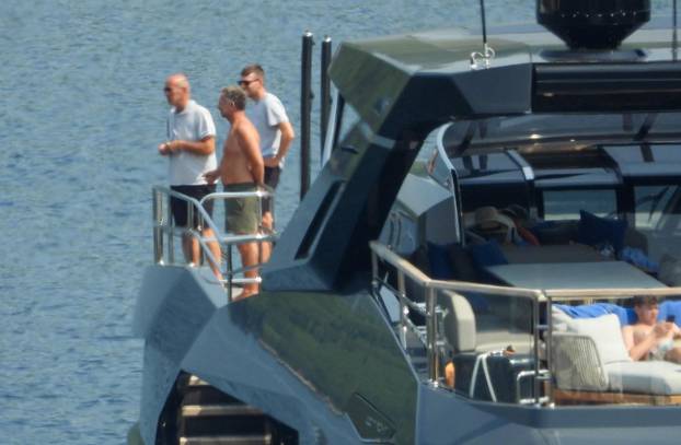 Bivša "Spajsica" Geri Halliwell sa suprugom Christianom i djecom uživa u ljetovanju na Jadranu