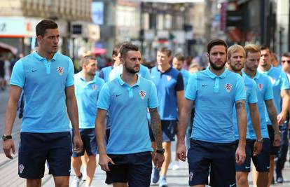 Nedjeljno opuštanje: 'Vatreni' prošetali gradom i popili kavu