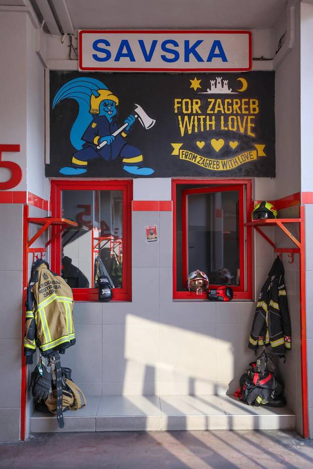 Stipe Miočić prvi se put u životu spustio niz šipku u vatrogasnoj postrojbi Zagreb