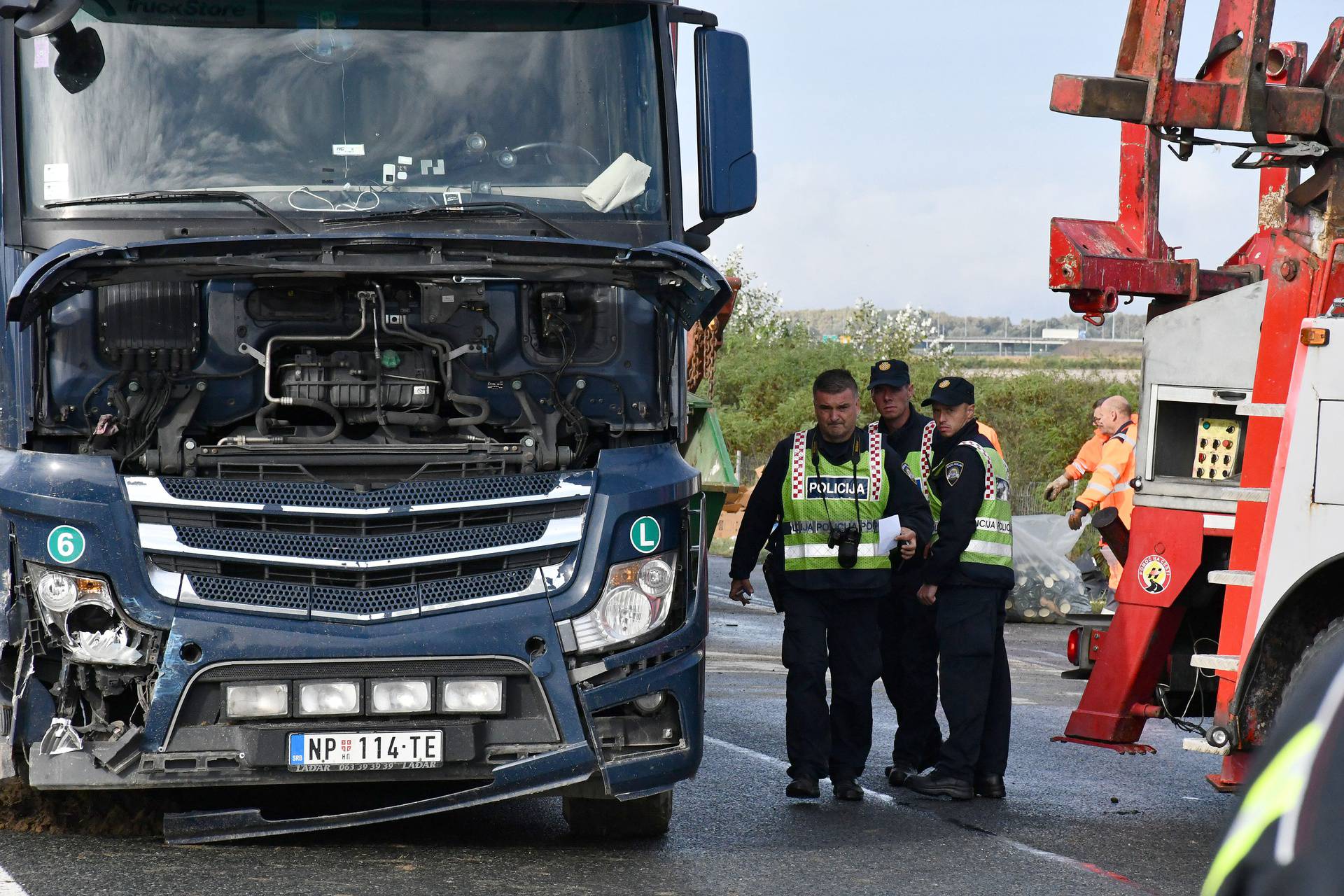 Policija objavila detalje užasa na A3. Neslužbeno doznajemo da je vozač migranata u bijegu!