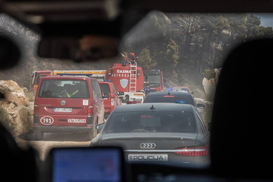 Opožareni Omiš i okolica 