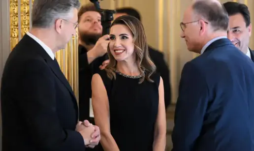 Samozatajna supruga premijera Plenkovića uvijek je elegantna: Ovo su njena najbolja izdanja