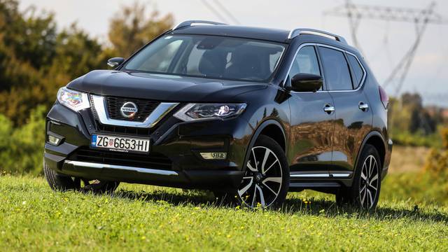 Najveći Nissanov SUV vrlo je dobar i s benzinskim motorom