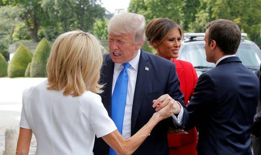 Trump Macronovoj ženi (64): 'Vi ste u tako dobroj formi...'