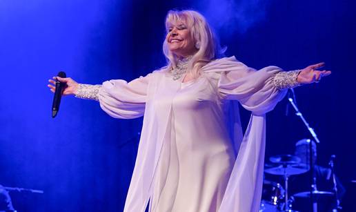 Večer emocija: Hanka Paldum razgalila zagrebačku publiku