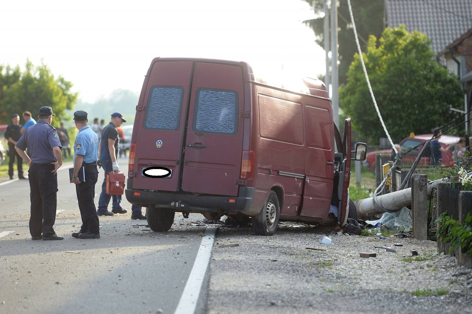 Trnovec: Jedna osoba smrtno stradala u nesreÄi izmeÄu kombija i tri automobila