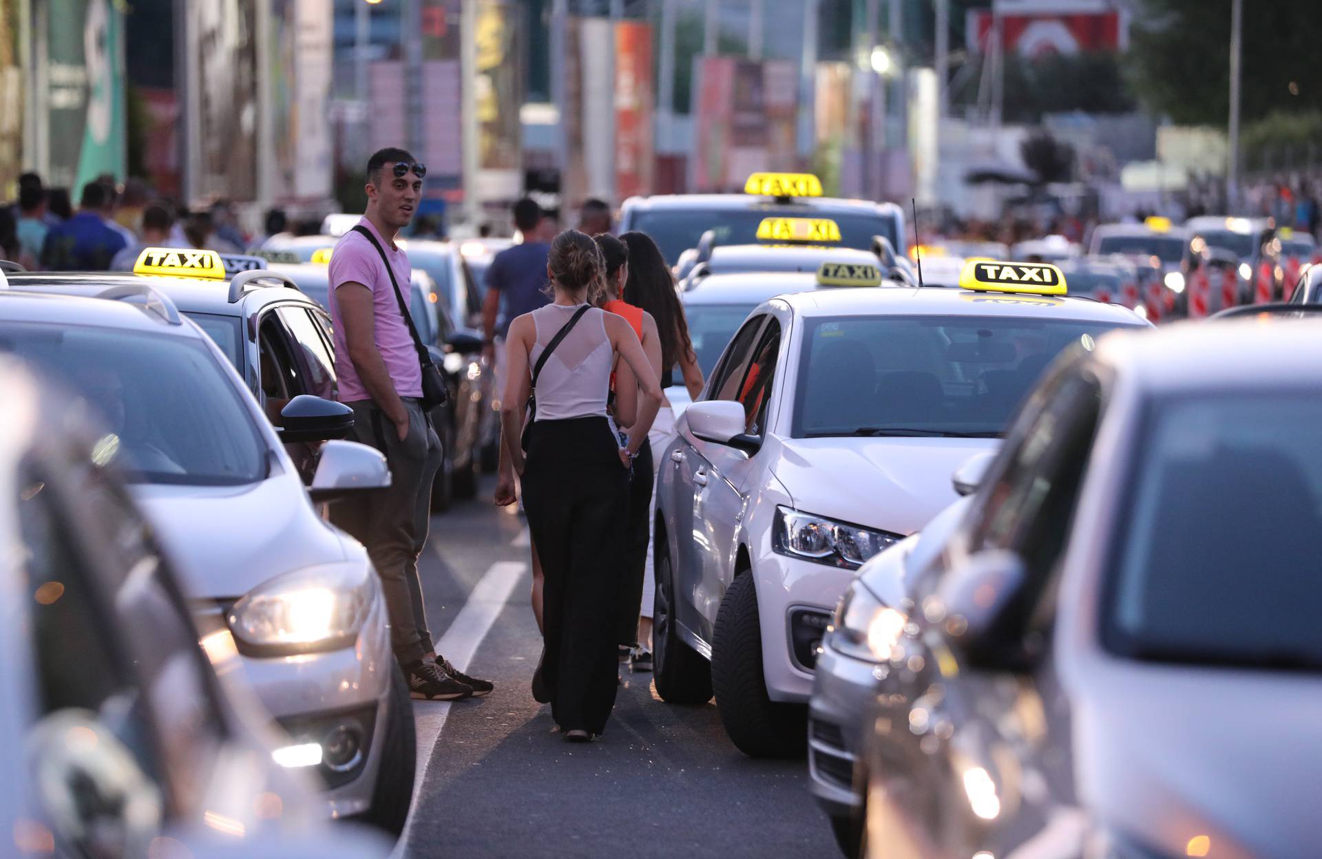 Split: Taksisti imaju pune ruke posla nakon prve večeri Ultra Europe Festivala