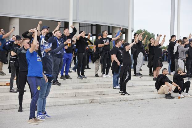 Osijek: Dolazak navijača na finale Hrvatskog nogometnog kupa
