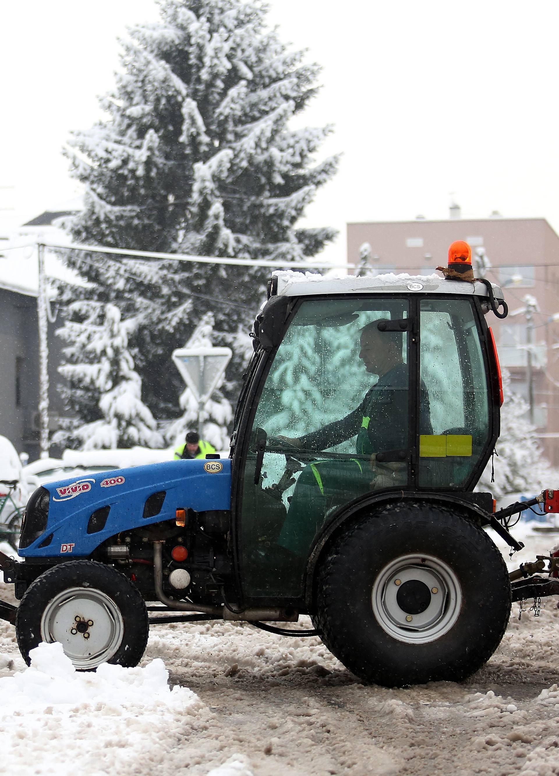 U Delnicama 86 cm snijega, u Karlovcu 25, u Zagrebu 15 cm