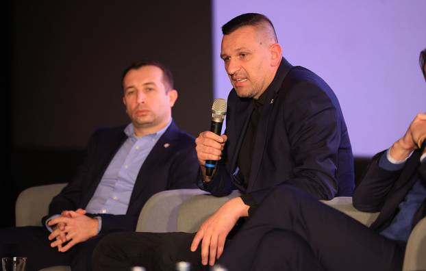 Zagreb: Dinamo odr&zcaron;ao prvu javnu tribinu "&Ccaron;lanski dan"