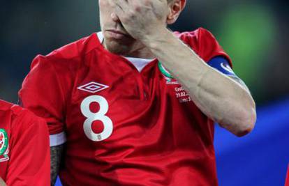 Wales se na utakmici dirljivo oprostio od Garyja Speeda...