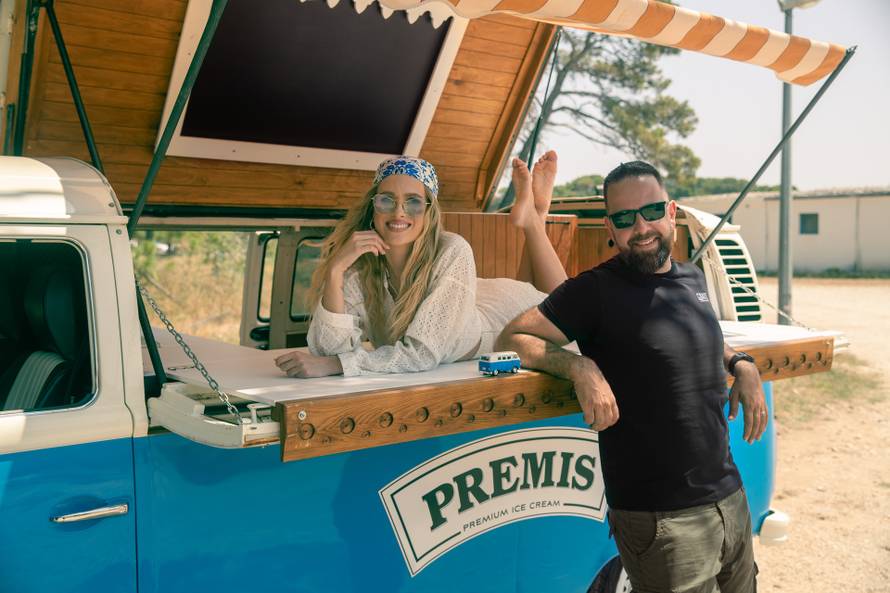 Domenica i Ante Cash snimili su ljetnu poslasticu - 'Stracciatella'