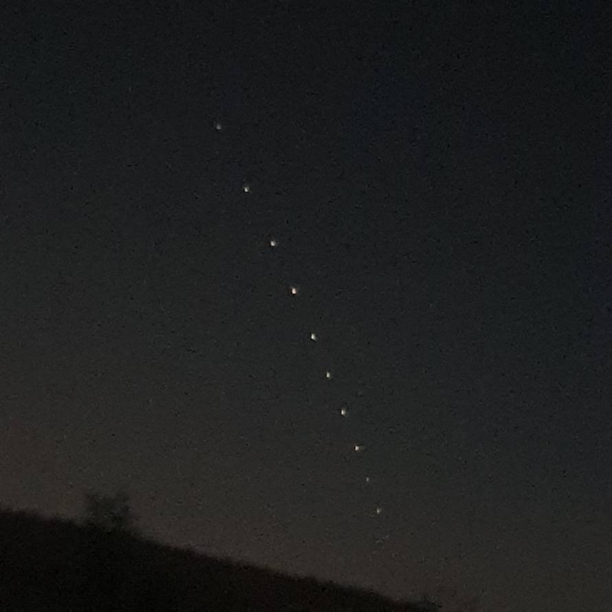 VIDEO Svjetla na nebu opet su začudila Hrvate: 'Nestajali su u liniji, kao ravnalom povučenoj'