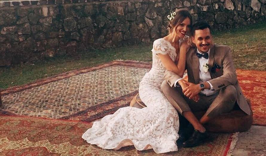 Marko Tolja sa suprugom Anom čeka drugo dijete: Sinčić Maro poljubio je mamin trbuščić