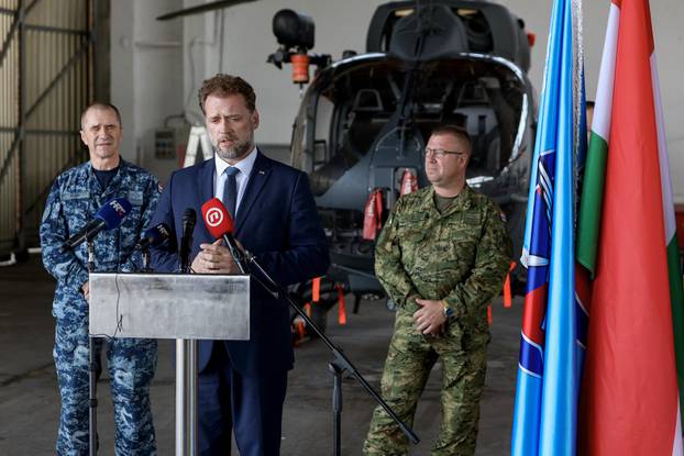 Konferencija za medije održana u Zemuniku povodom pada mađarskog helikoptera