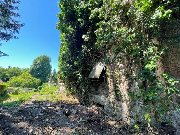 FOTO Bili smo u zapuštenoj vili koju su gradili za upravitelja imanja baruna Raucha 1910.
