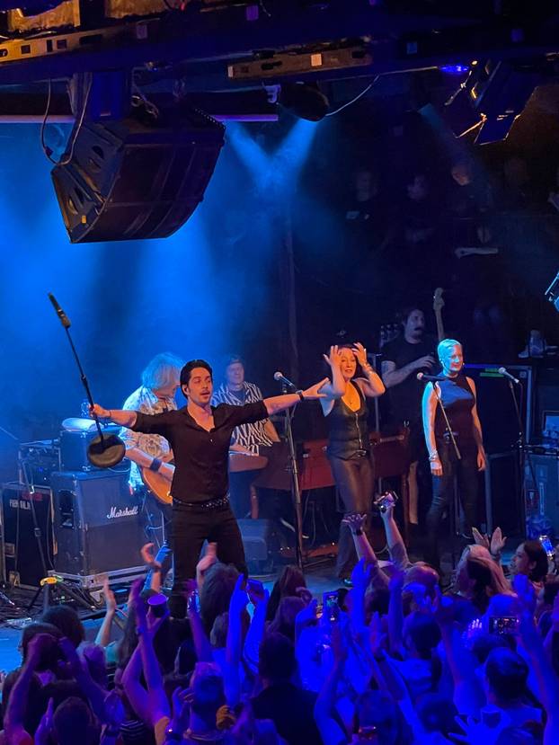 Parni Valjak i novi pjevač Igor raspametili Ljubljanu: 'Zelo dobra zurka! Tu nam je super!'