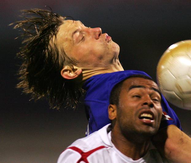 ARHIVA - 2006. Zagreb: Vatreni i "maksimirska krtica" srušili su Englesku 