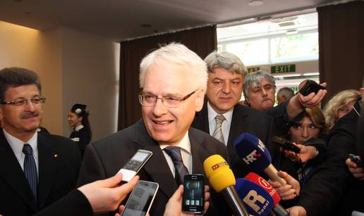 Ivo Josipović o Vladi: Čim ode važan ministar, riječ je o krizi