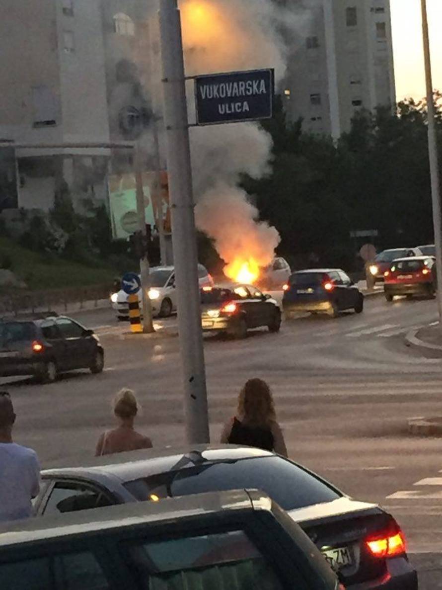 U vožnji joj se zapalio auto, srećom nitko nije ozlijeđen