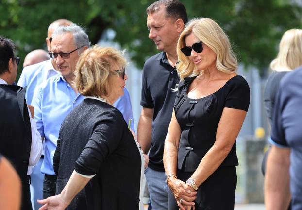 Zagreb: Posljednji ispraćaj Luce Mamić, majke Stojana, Zdravka i Zorana Mamića