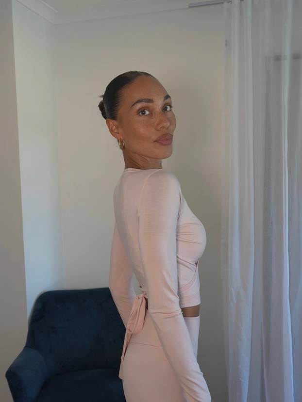 FOTO Nije sve o fitnessu! Ash objašnjava kako imati lijepo tijelo bez nezdravih metoda