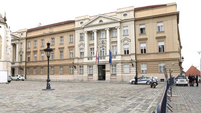 Zgrada Sabora ide u obnovu, Velesajam, Kockica i zgrada Vjesnika spominju se kao moguće zamjenske lokacije za zastupnike dok traju radovi 