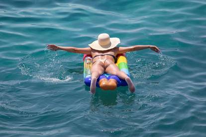 Plaža Banje - jedna od omiljenih plaža u Dubrovniku