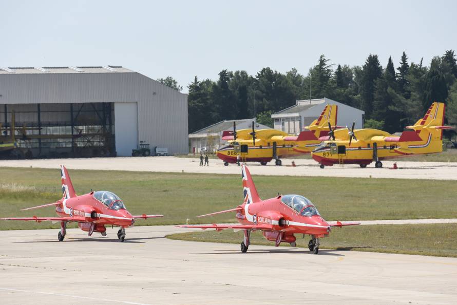 Kraljevska grupa Red Arrows posjetila je naša Krila Oluje