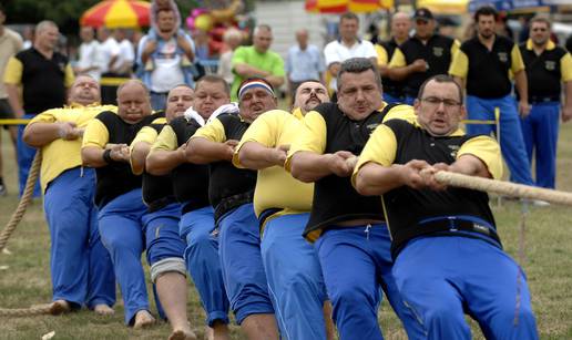 Momčad od 1349 kg: Pojeli su 6 prasaca i popili 8 bačvi piva