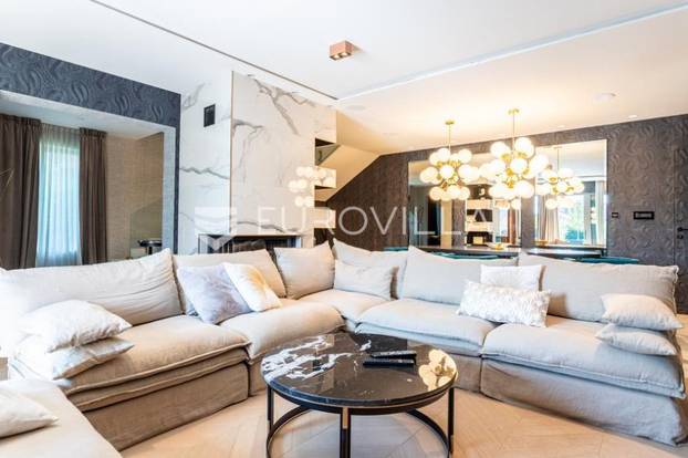 FOTO Vila Duje Ćalete-Cara i dalje na prodaju. Pogledajte kako izgleda, pršti od luksuza