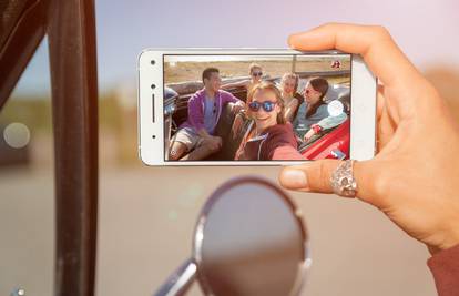Baterije i duple selfie kamere aduti su novih Lenovo telefona
